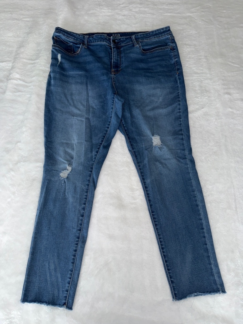 a.n.a. Mid Rise Jeggings Women’s Size 18 Distressed Skinny Raw Hem Stretch Denim